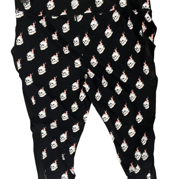 TORRID- Performance Core Mesh Side Inserts Active Leggings - Size: 5x - Picture 5 of 14